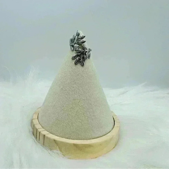 Elegant Branch Leaf Open Ring in color silver - Picture 6 of 6